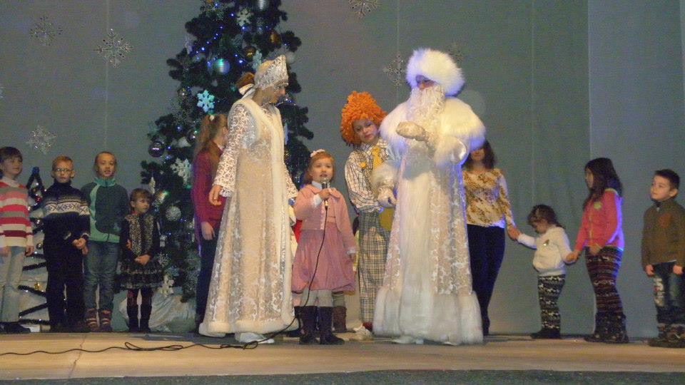 Дітям зі Сходу влаштували новорічну "Бавку" в Ужгороді (ФОТО)