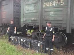 На Свалявщині у вантажному потязі виявили 46 блоків контрабандних сигарет