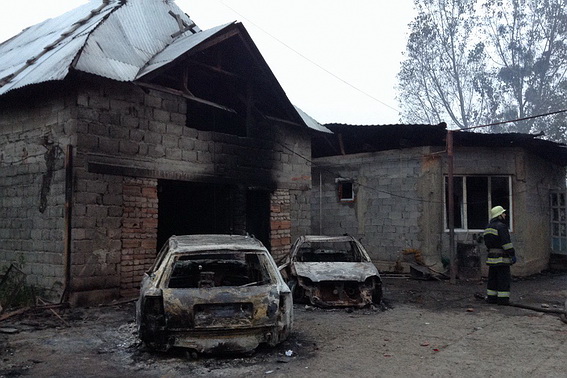 У Мукачеві з’ясовують причину загорання будинку і майна, пов’язаного із вбивстом 18-річного хлопця (ОФІЦІЙНО) (ФОТО, ВІДЕО)