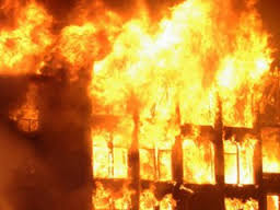 На Виноградівщині під час пожежі у будинку погоріло домашнє майно