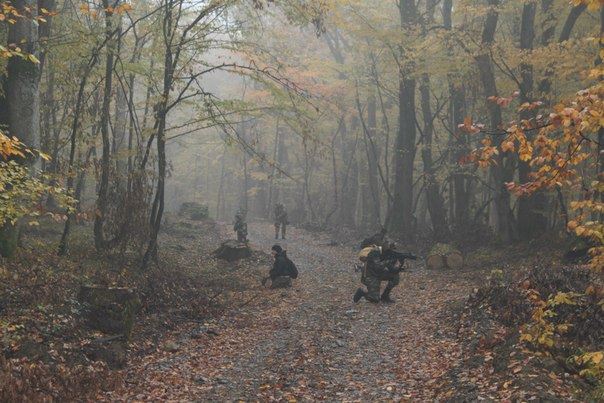 До річниці створення "Карпатської Січі" нащадки січовиків провели у лісах Закарпаття військовий вишкіл (ФОТО)