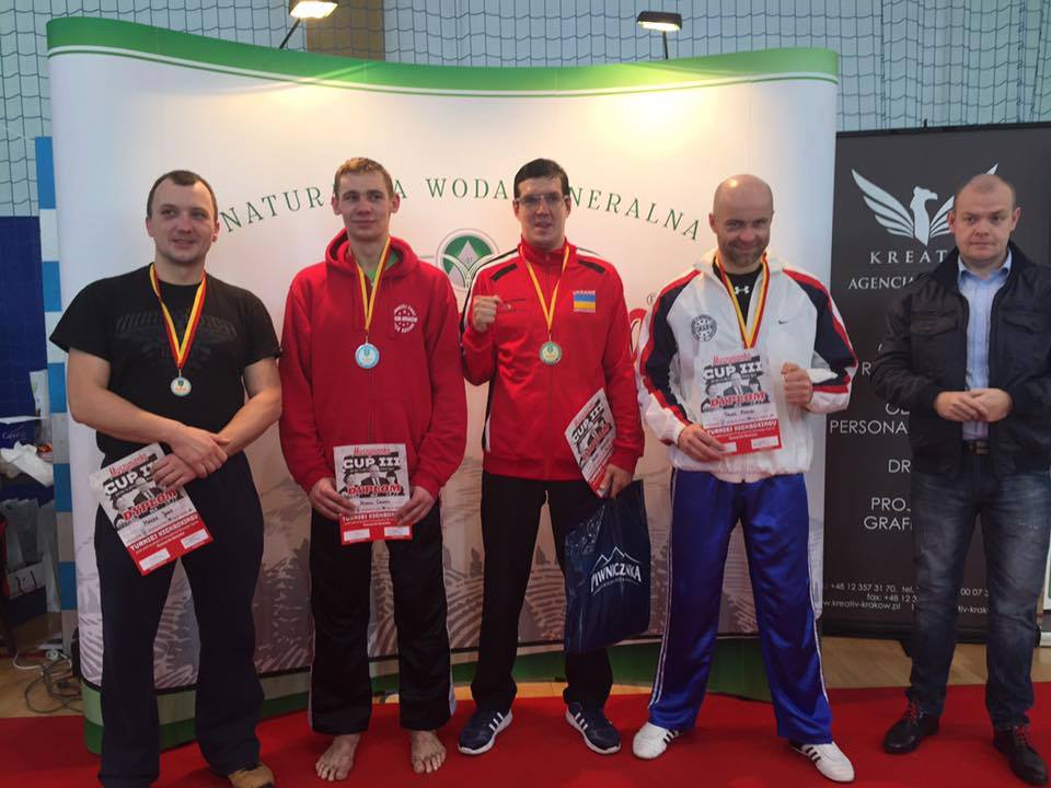 Закарпатські кікбоксери повернулися із міжнародного турніру в Польщі з призовими місцями (ФОТО)