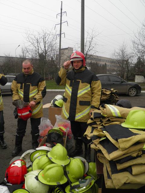 Ужгородські рятувальники отримали чергову партію гуманітарної допомоги від швейцарських колег (ФОТО)