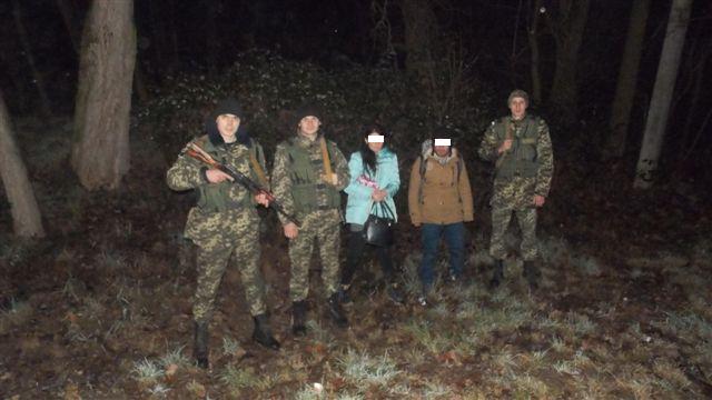 Грузина та українку прикордонники на Закарпатті затримали, коли ті перелазили паркан до Словаччини