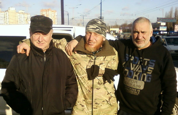 Волонтери Тячівщини передали святкові гостинці для військових