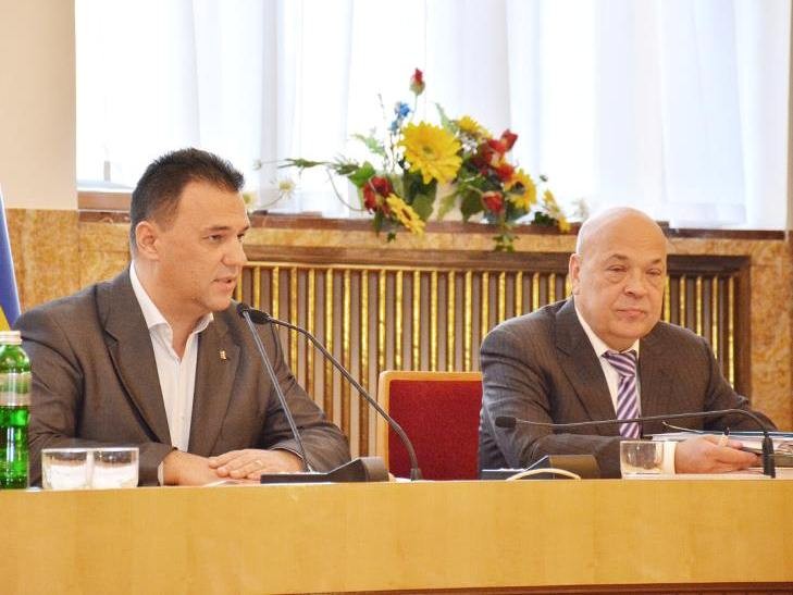При суттєвому зменшенні кількості депутатів Закарпатської облради, штат її апарату планують збільшити