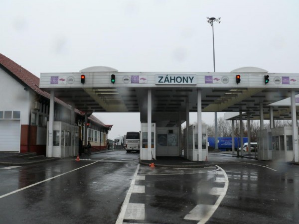 Військовий трибунал у Дебрецені заарештував на місяць 6 працівників пункту перетину кордону Загонь-Чоп