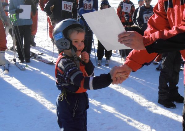 На Тячівщині за участі півсотні спортсменів відбувся чемпіонат району з гірськолижного спорту (ФОТО)