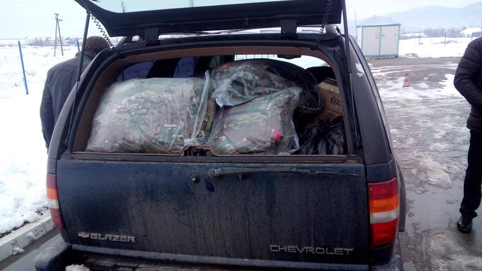 "Карпатська Січ" у Хусті передала відремонтоване авто на потреби батальйону "Айдар" (ФОТО)