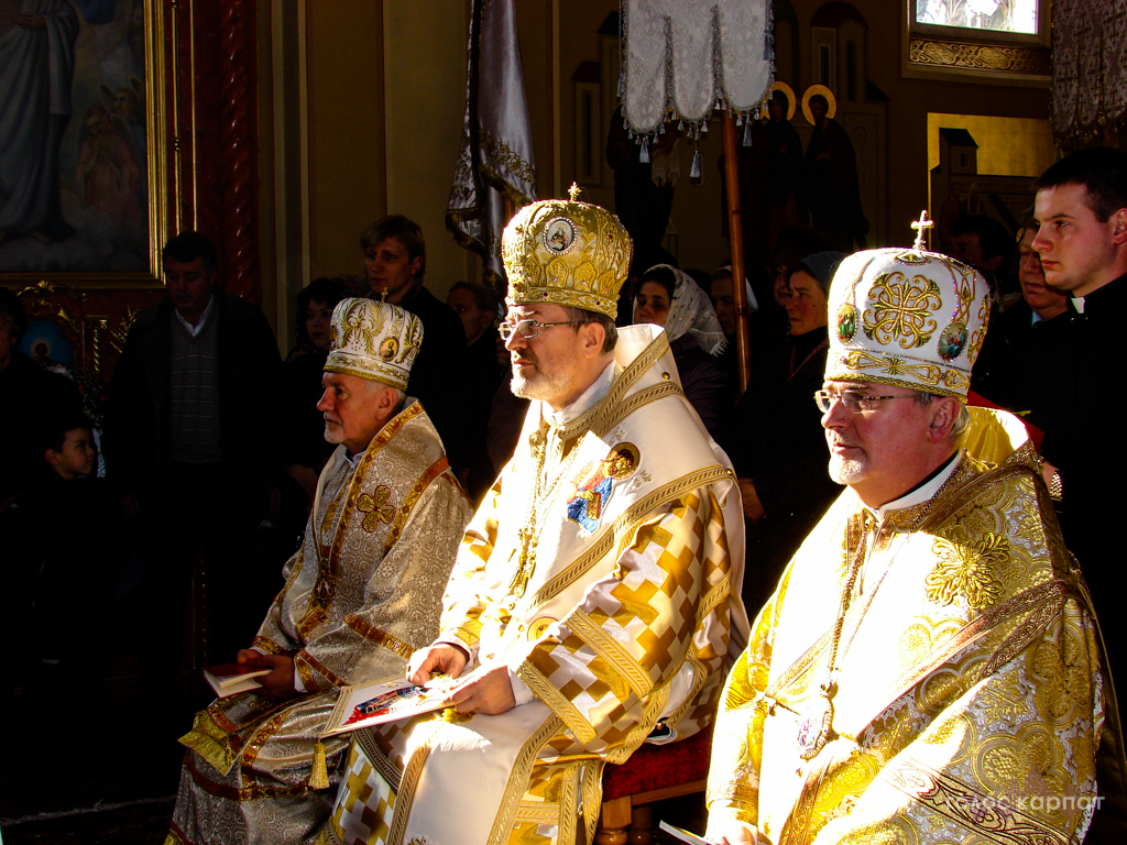 У Хусті відзначали 25-річчя повернення греко-католикам собору святого Вознесіння (ФОТО)