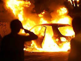 Вночі у Сваляві пожежею у "словацькій" автівці знищено відсік двигуна та лакофарбове покриття