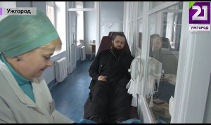 Понад десяток священиків здавали кров в Ужгороді для бійців 128-ї закарпатської бригади (ВІДЕО)