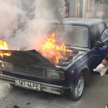 В Ужгороді під час руху загорілася "сімка" (ФОТО)