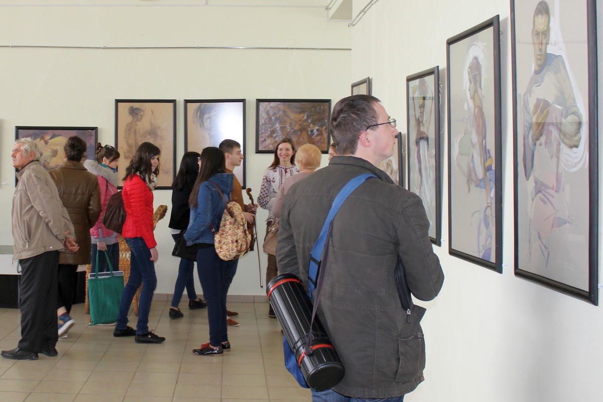В Ужгороді відкрилась виставка живопису та графіки Василя Когутича "Мовою лінії та кольору" (ФОТО)