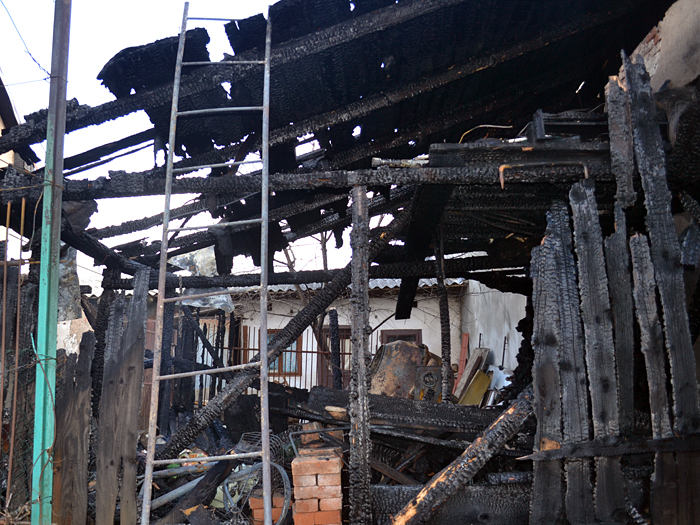 У Хусті під час пожежі у надвірній споруді полум