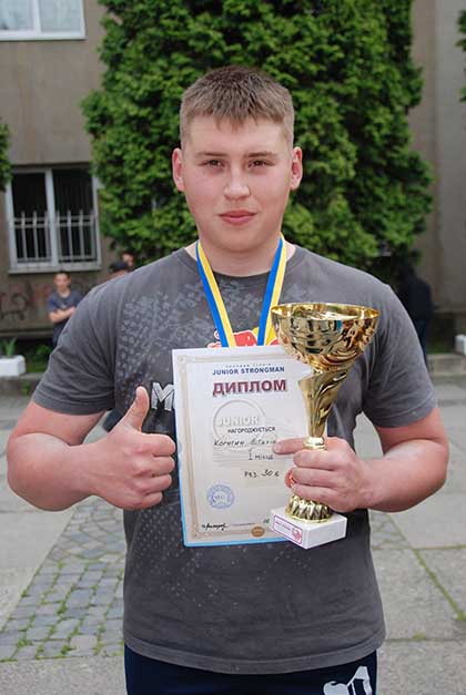 У турнірі "Юніор стронгмен - 2015" переміг Віталій Когутич з Мукачева (РОЗШИРЕНО) (ФОТО)