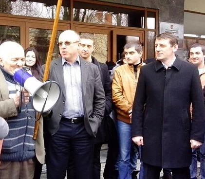 Суд в Ужгороді звільнив екс-проректора Офіцинського від кримінальної  відповідальності за 43 тисячі хабара, бо брав "на благо УжНУ" і "дієво покаявся"