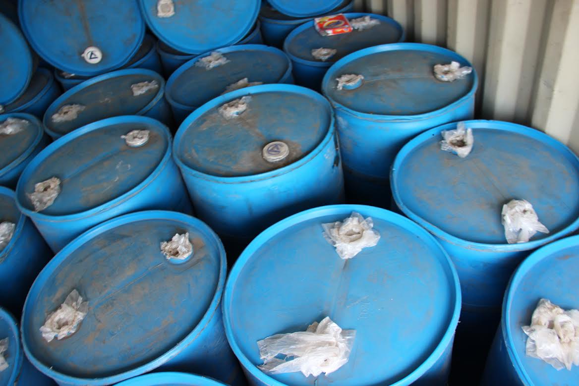 На Закарпатті вилучили понад 20 тис літрів контрафактного спирту вартістю у 2,5 млн грн (ФОТО)