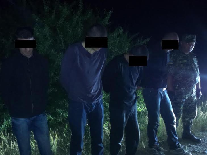 На Закарпатті прикордонники затримали 4 нелегалів із Грузії, які прямували в ЄС (ФОТО)