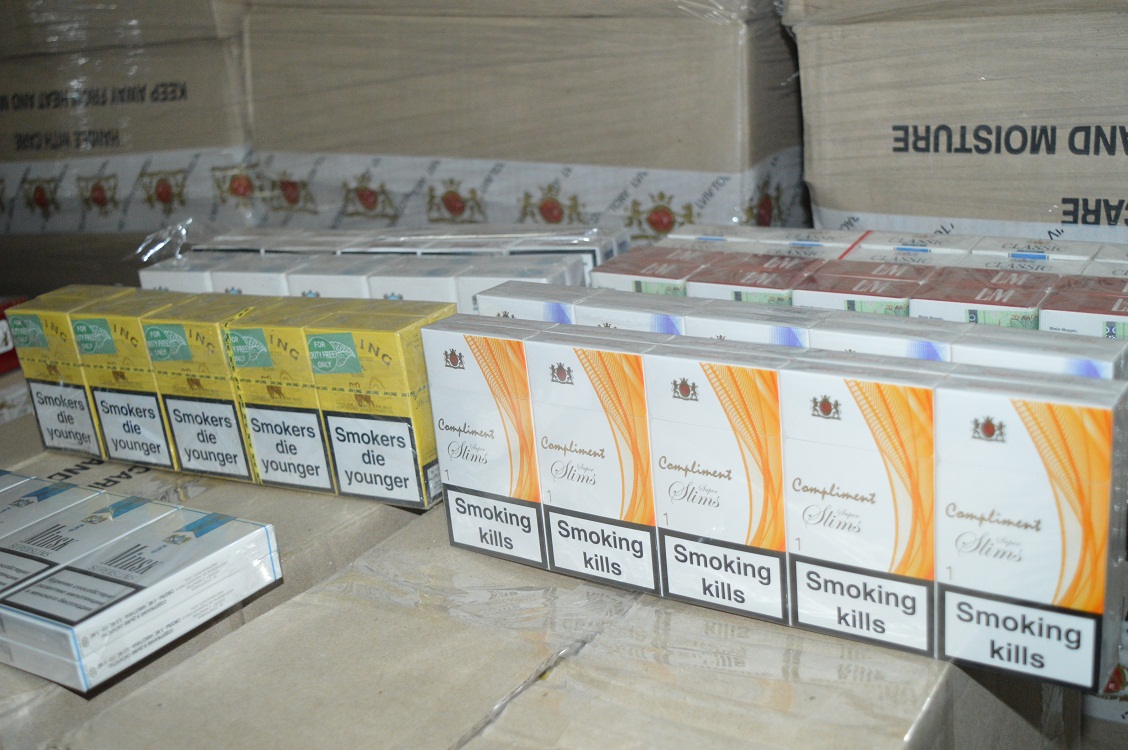 Контрабандні сигарети потрапляють на Закарпаття з Білорусі, Львова і підпільних цехів