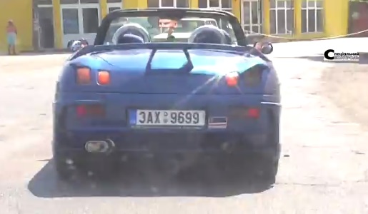 На Закарпатті зняли на відео "чеське" авто з наліпкою "Закарпатская республика" (ВІДЕО)
