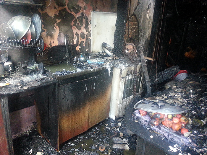 У Кушниці на 50 тис грн вогонь з літньої кухні перекинувся на житловий будинок (ФОТО)(РОЗШИРЕНО)