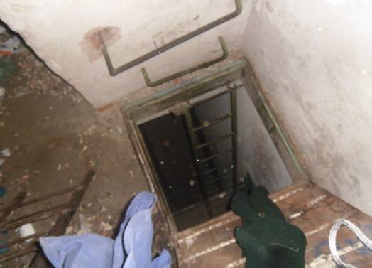 У вентиляційній шахті 9-поверхівки в Ужгороді виявили муміфікований труп чоловіка (ФОТО)