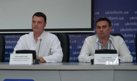 Роман Крутяк і Гліб Лобов під час спільної прес-конференції
