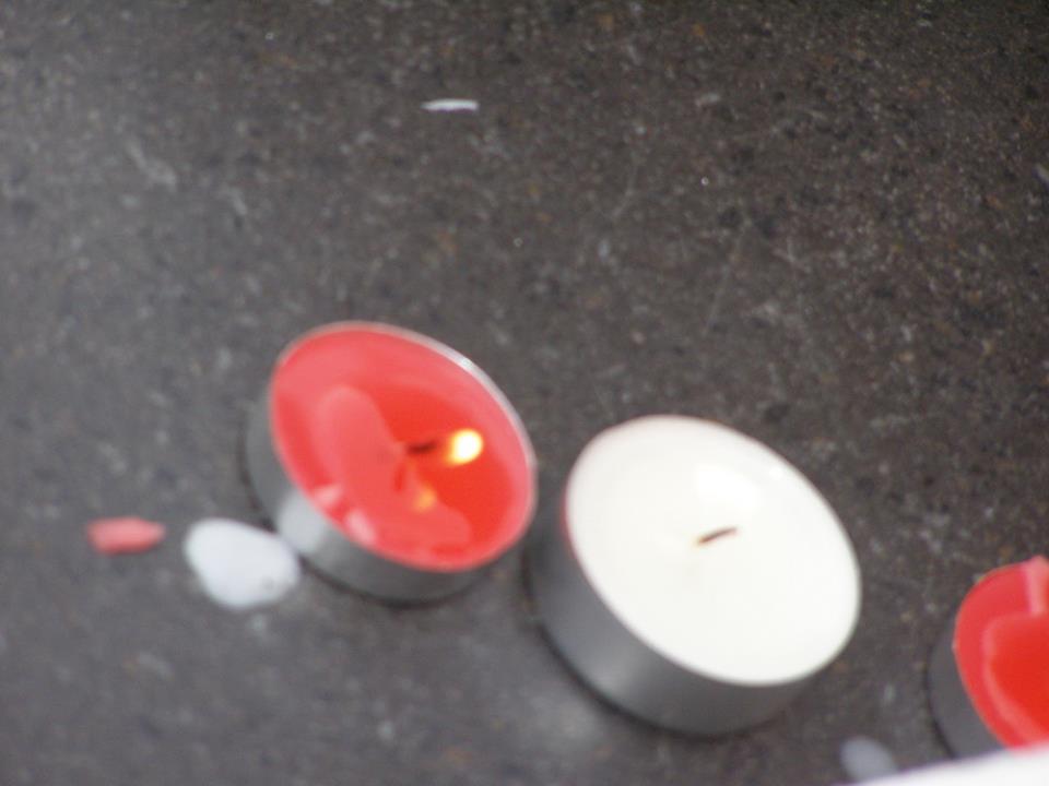 В Ужгороді на знак пам'яті про Георгія Гонгадзе та солідарно із колегами журналісти запалили свічки (ФОТО)