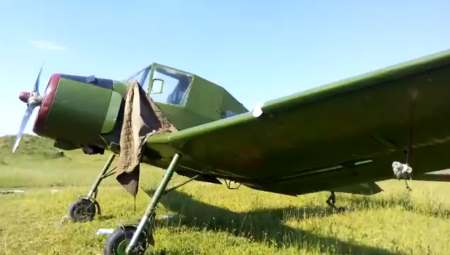 Схожий на "контрабандний" літак із Закарпаття, знайдений у Словаччині, у травні бачили на Виноградівщині (ФОТО, ВІДЕО)