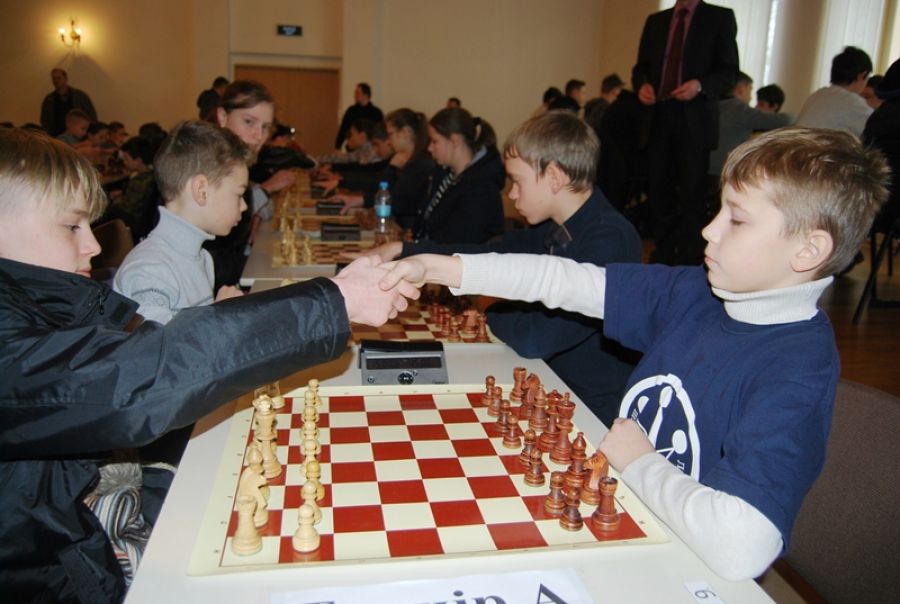 Цьогоріч учасниками шахового фестивалю "Різдвяне Мукачево-2016" стали 98 гостей із 12 областей України (ФОТО)