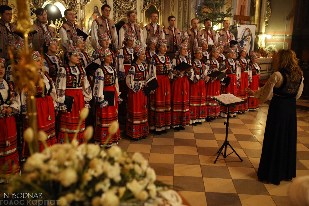 У Кафедральному соборі Ужгорода колядував Закарпатський народний хор (ФОТО)