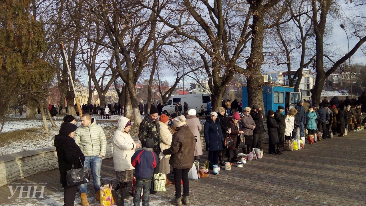В Ужгороді освячують воду в Ужі (ФОТО)
