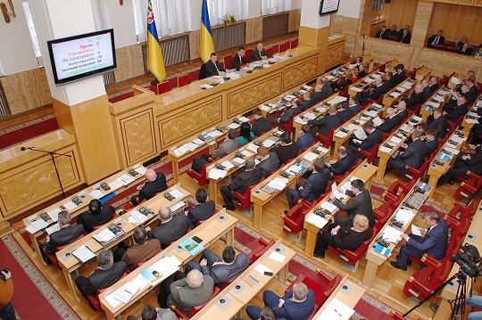 Закарпатські депутати прийматимуть всі рішення відкритим поіменним голосуванням