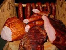 В Ужгороді затримали молодиків, які вкрали з крамниці ковбас та м'яса на 10 тис грн