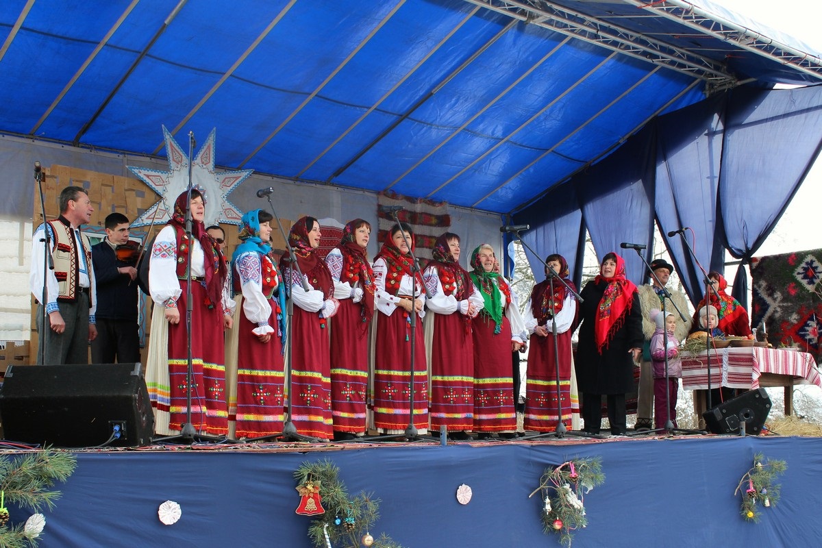 Уже вшосте в Ужгородському скансені пройшов фестиваль "Коляди в старому селі" (ВІДЕО)