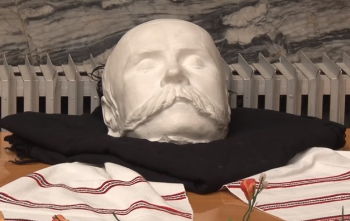 В Ужгороді виставили для огляду посмертну маску Шевченка (ВІДЕО)