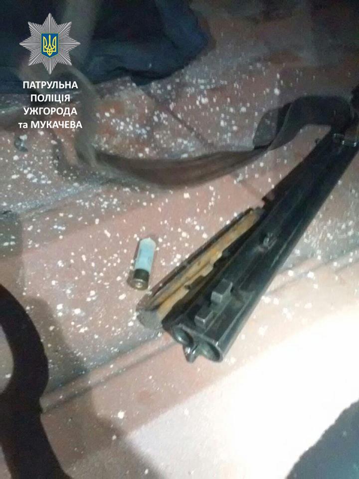 Замість злодіїв у Мукачеві знайшли незареєстровану гладкоствольну рушницю (ФОТО)
