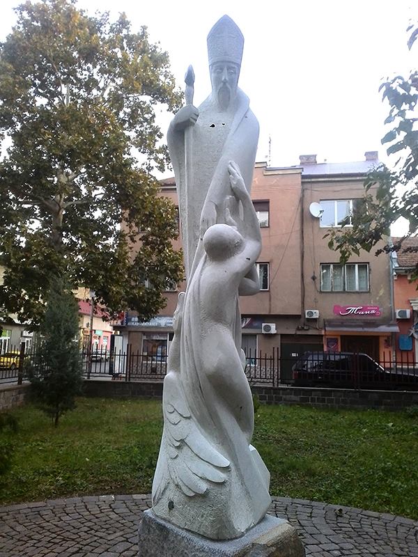 ФОТОФАКТ. У Мукачеві встановили пам'ятник Святому Мартину