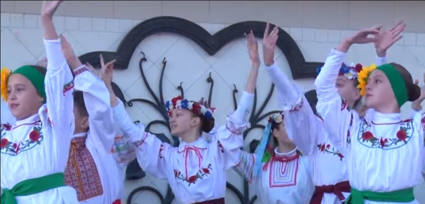 В Ужгороді гучно відкрили "Фестивальний марафон" (ВІДЕО)