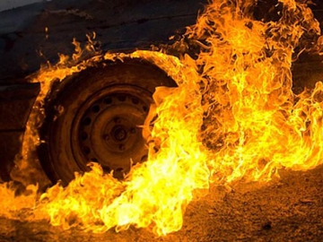 У Вилоку на Виноградівщині внаслідок пожежі згорів "Міцубісі" і пошкоджено ВАЗ