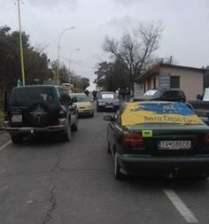 Кілька авто "прересічників" знову заблокували під'їзд до кордону зі Словаччиною в Ужгороді (ФОТО)