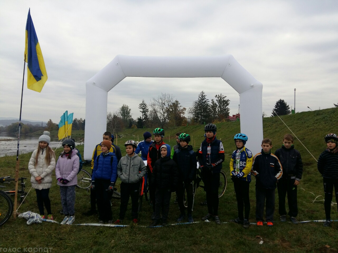 У Мукачеві відбулися змагання mountain bike серед юнаків та юніорів (ФОТО)