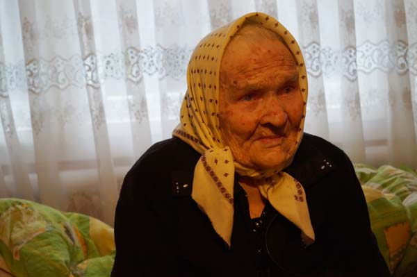 Найстарша мешканка Тячівщини Іляна Влад приймала вітання зі 103-річчям (ФОТО)