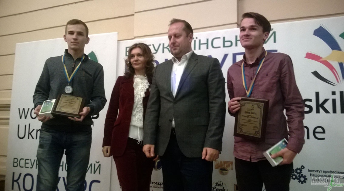 Інформатики УжНУ стали "срібними" переможцями Всеукраїнського конкурсу професійної майстерності (ФОТО)