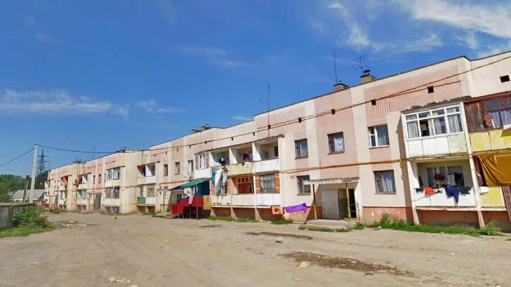Водоканал Ужгорода погрожує відключенням циганських будинків на Радванці за багатотисячні борги