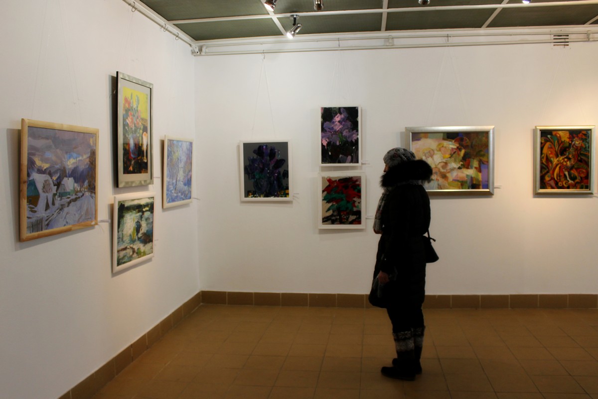 В Ужгороді відкрилася різдвяна виставка-подарунок від закарпатських митців (ФОТО)