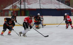 В Ужгороді зіграли чергові матчі Чемпіонату області з хокею