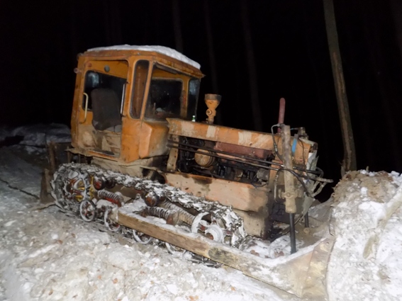 На Свалявщині, ремонтуючи трактор і потрапивши під гусениці, загинув тракторист (ФОТО)