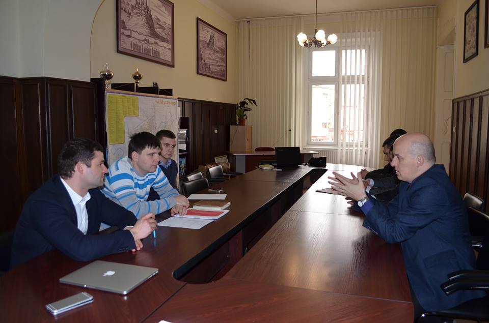 У березні у Мукачеві планують підписати меморандум щодо впровадження Картки мукачівця
